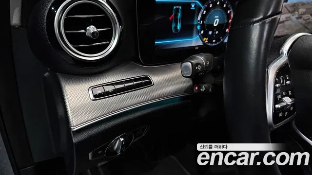 Mercedes-Benz E-Class 2019 — фото 16