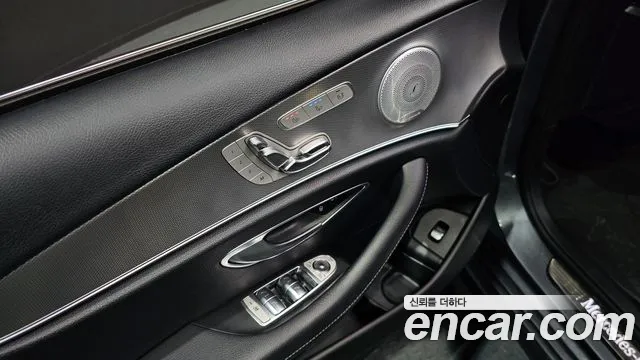 Mercedes-Benz E-Class 2019 — фото 17