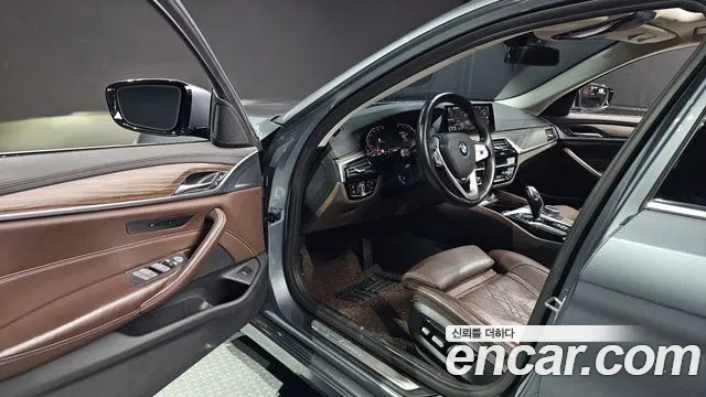 BMW 5-Series 2020 — фото 10