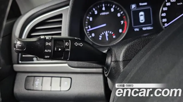 Hyundai AVANTE 2017 — фото 15