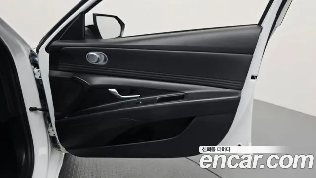 Hyundai AVANTE 2021 — фото 15
