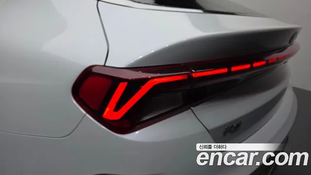 Kia K5 2021 — фото 9