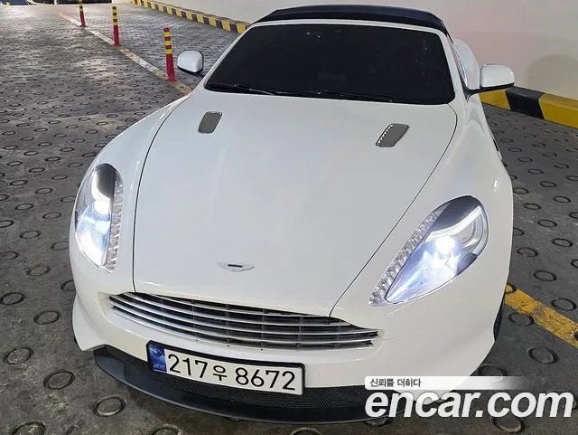 Aston Martin DB9
