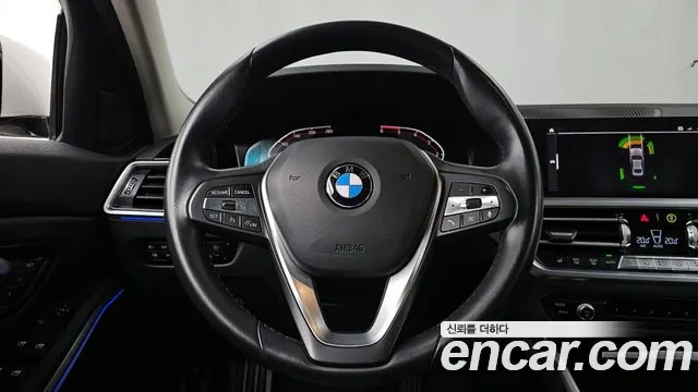 BMW 3-Series 2019 — фото 19