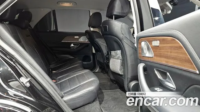 Mercedes-Benz GLE-Class 2019 — фото 18
