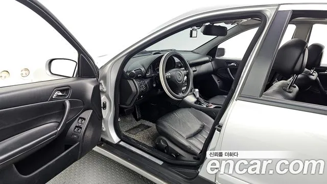 Mercedes-Benz C-Class 2006 — фото 10