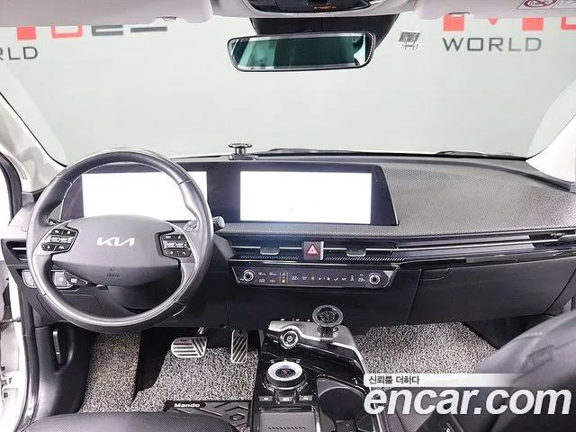 Kia EV6 2022 — фото 13