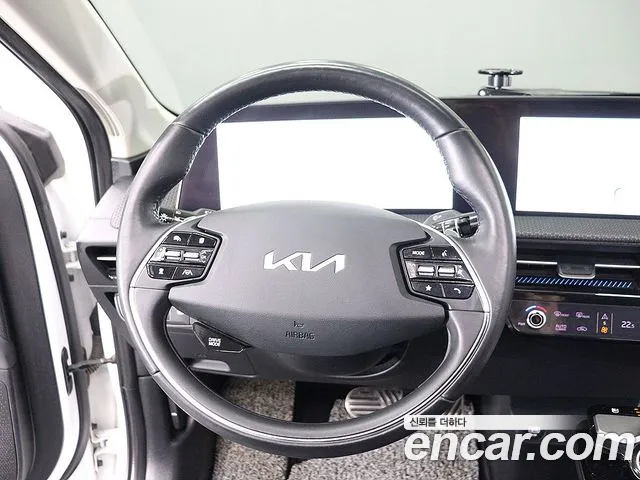 Kia EV6 2022 — фото 14