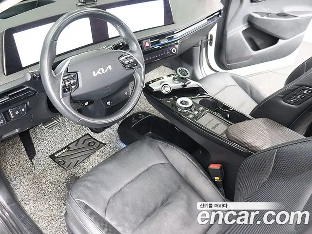 Kia EV6 2022 — фото 16