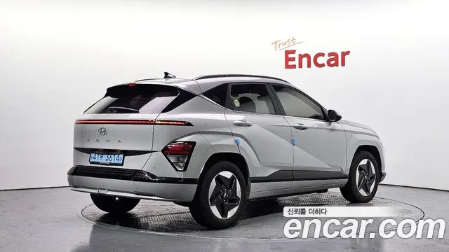Hyundai Kona 2023 — фото 2