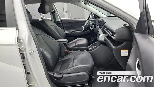 Hyundai Kona 2023 — фото 12