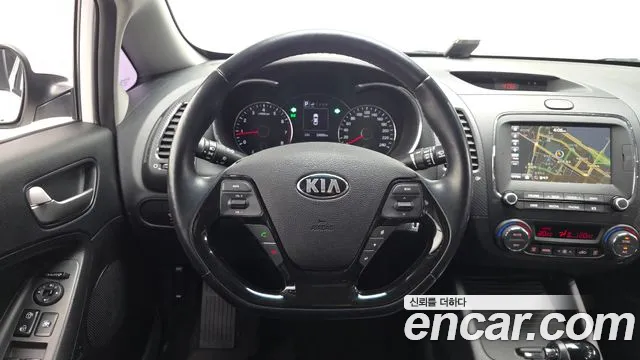 Kia K3 2016 — фото 19