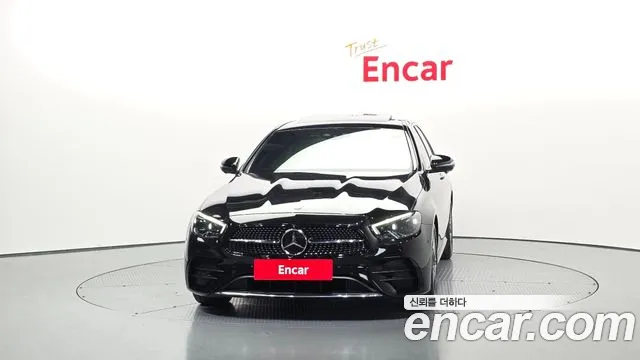 Mercedes-Benz E-Class 2023 — фото 3