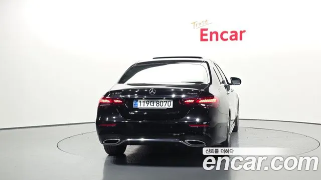 Mercedes-Benz E-Class 2023 — фото 4