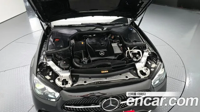 Mercedes-Benz E-Class 2023 — фото 6