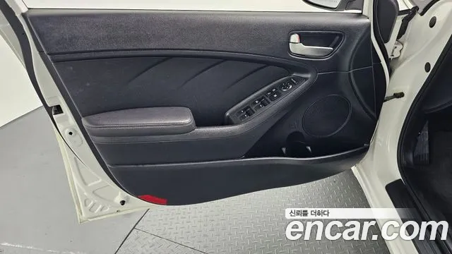 Kia K3 2015 — фото 14