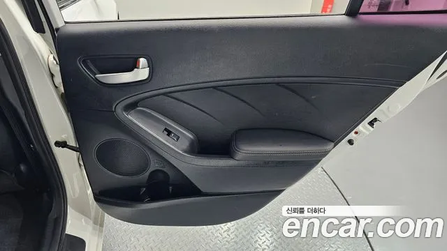 Kia K3 2015 — фото 15