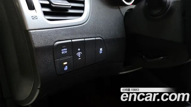 Hyundai AVANTE 2016 — фото 14