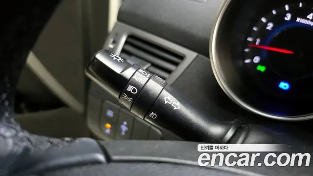 Hyundai AVANTE 2016 — фото 15