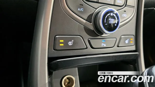 Hyundai AVANTE 2016 — фото 20