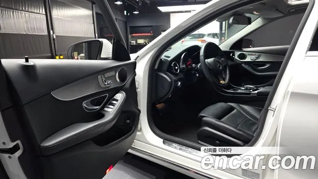 Mercedes-Benz C-Class 2017 — фото 10