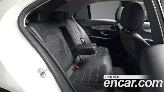 Mercedes-Benz C-Class 2017 — фото 11
