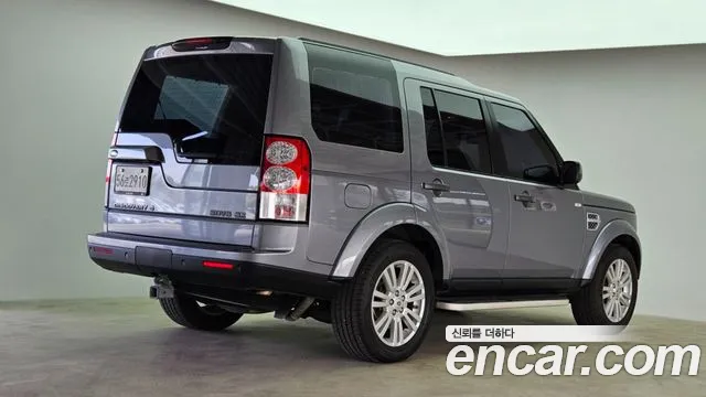 Land Rover Discovery 2012 — фото 2