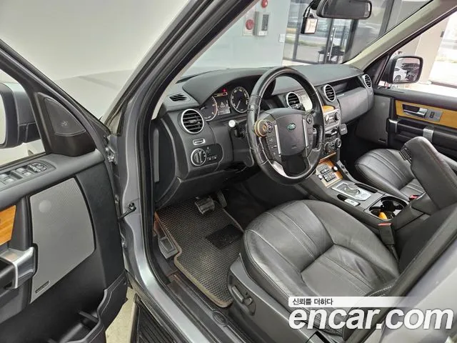 Land Rover Discovery 2012 — фото 10