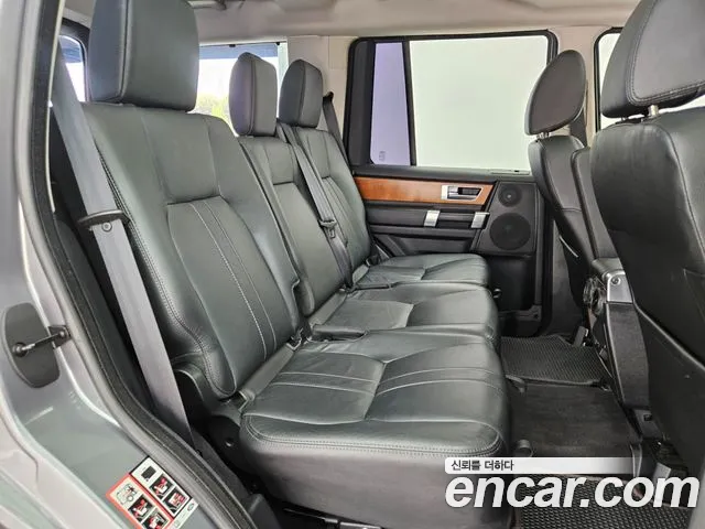 Land Rover Discovery 2012 — фото 12