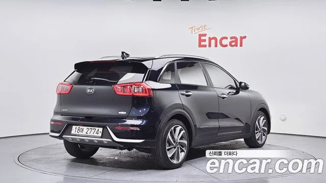 Kia Niro 2018 — фото 2
