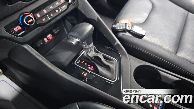 Kia Niro 2018 — фото 12