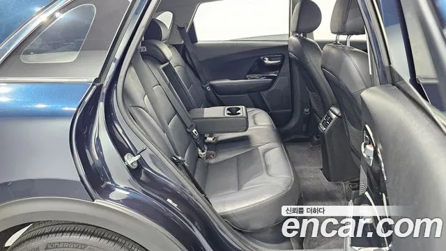 Kia Niro 2018 — фото 18