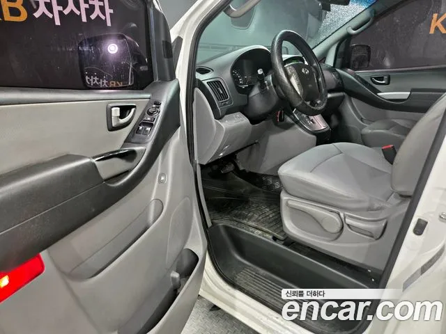 Hyundai Starex 2016 — фото 10