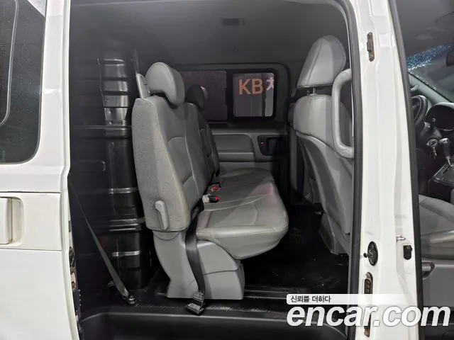 Hyundai Starex 2016 — фото 12