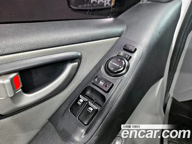 Hyundai Starex 2016 — фото 18