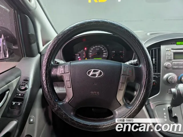 Hyundai Starex 2016 — фото 19
