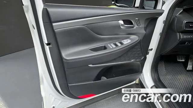 Hyundai Santafe 2023 — фото 13