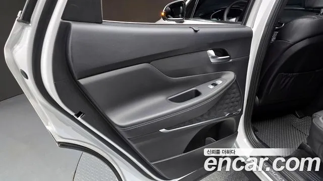 Hyundai Santafe 2023 — фото 14