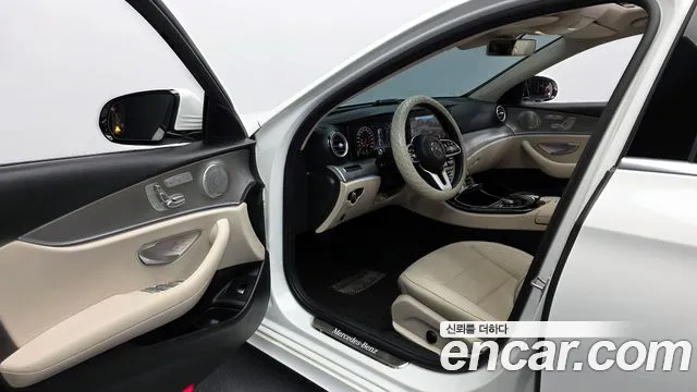Mercedes-Benz E-Class 2019 — фото 10