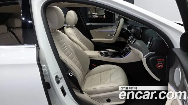 Mercedes-Benz E-Class 2019 — фото 11