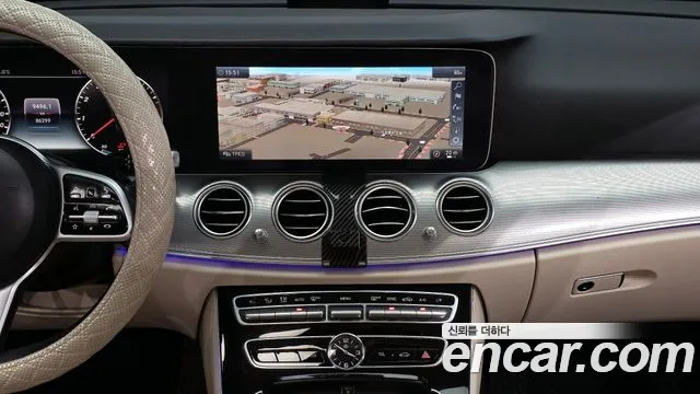 Mercedes-Benz E-Class 2019 — фото 14