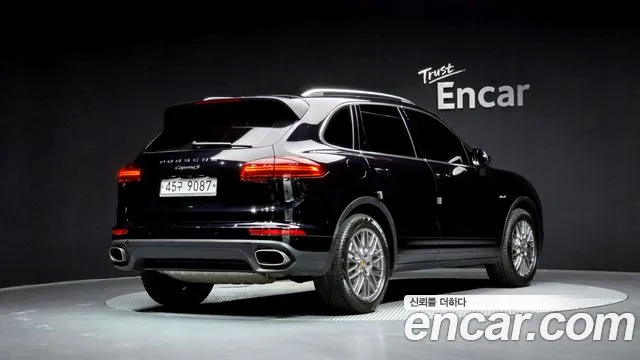 Porsche Cayenne 2015 — фото 1