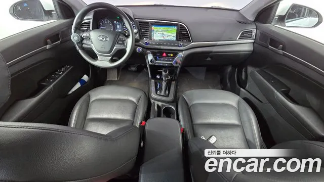 Hyundai AVANTE 2018 — фото 9