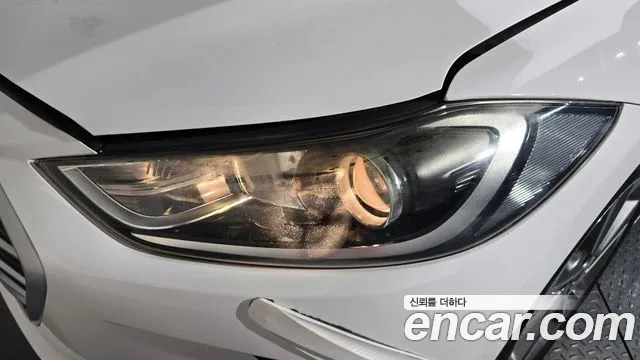 Hyundai AVANTE 2018 — фото 7