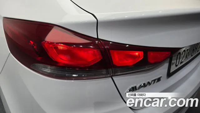 Hyundai AVANTE 2018 — фото 8