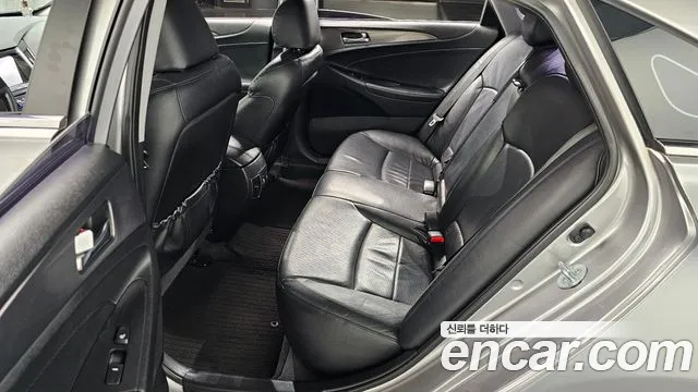 Hyundai Sonata 2014 — фото 17