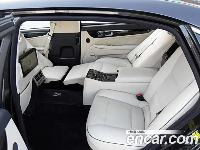 Hyundai Equus 2014 — фото 2