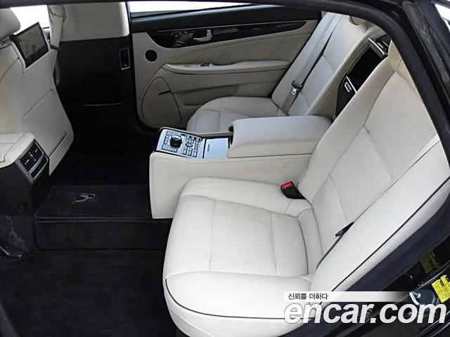 Hyundai Equus 2014 — фото 4