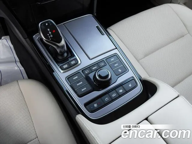 Hyundai Equus 2014 — фото 13