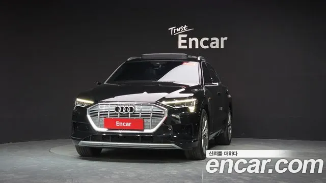 Audi e-tron 2022 — фото 2